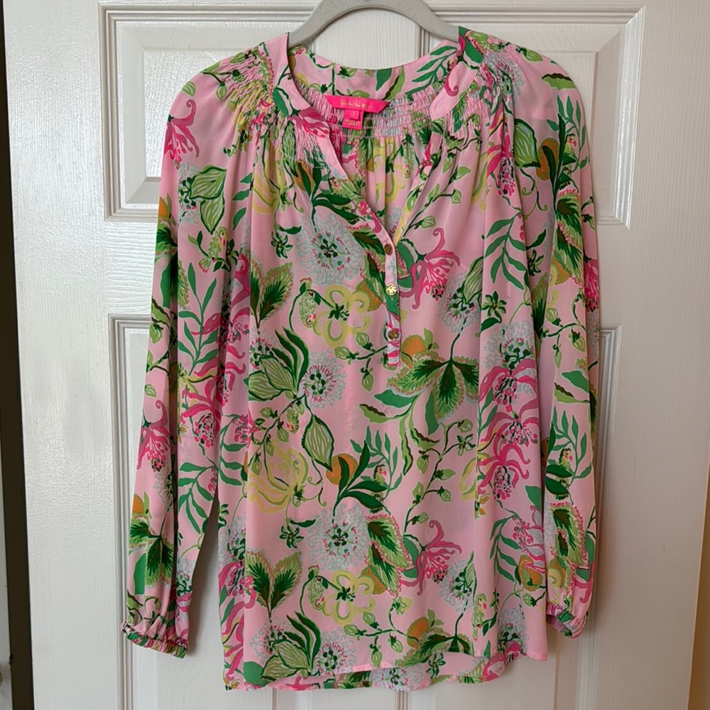 Lilly Pulitzer Elsa top size small- excellent shape.
